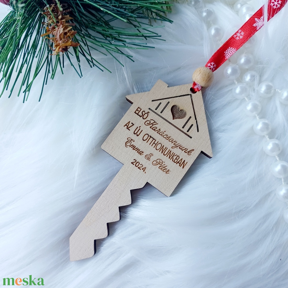 Első karácsonyunk az új otthonunkban, karácsonyfadísz, ajándékkísérő - karácsony - karácsonyi lakásdekoráció - karácsonyfadíszek - Meska.hu