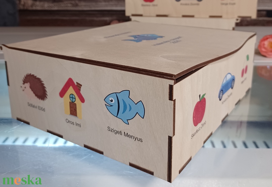 Különleges emlékdoboz,  Ballagási ajándék óvó néninek, Pedagógusoknak csoport/osztályképpel is - kellékek & szerszámok - hobby fa alapanyag - doboz - Meska.hu