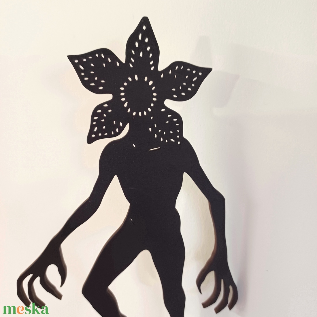 Stranger Things Demogorgon tortabeszúró - otthon & életmód - konyhafelszerelés, tálalás - sütés, főzés - sütidísz - Meska.hu