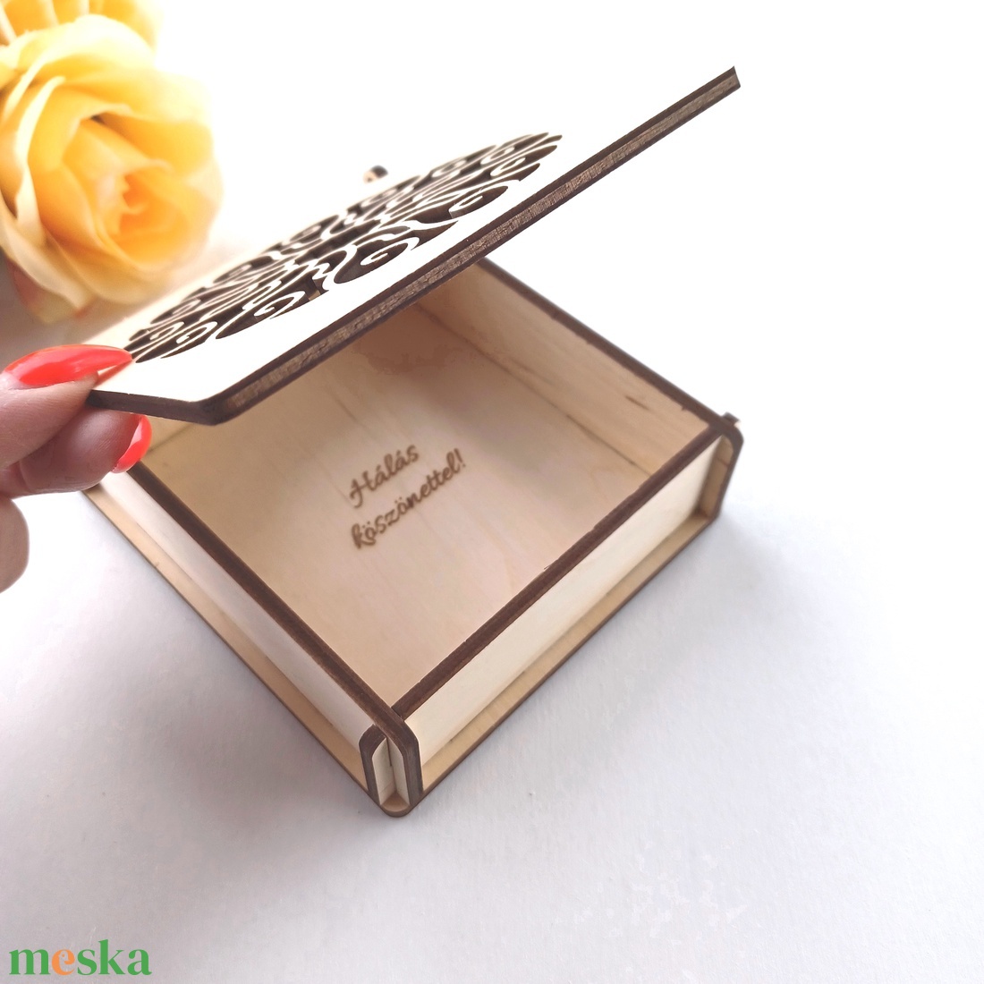 Fa ajándékdoboz egyedi gravírozással, különleges lézervágott tetővel - ékszer - ékszertartó - ékszerdoboz - Meska.hu