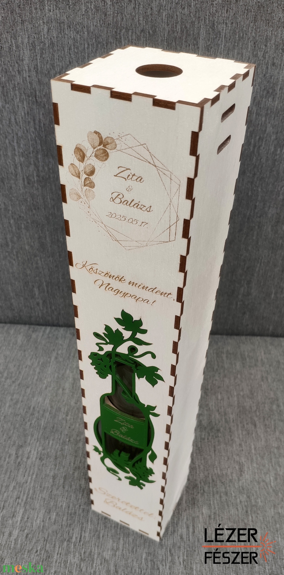 Pálinkás doboz üveggel Esküvői köszönő ajándék - esküvő - emlék & ajándék - köszönőajándék - Meska.hu Pálinkás doboz üveggel Esküvői köszönő ajándék - esküvő - emlék & ajándék - köszönőajándék - Meska.hu