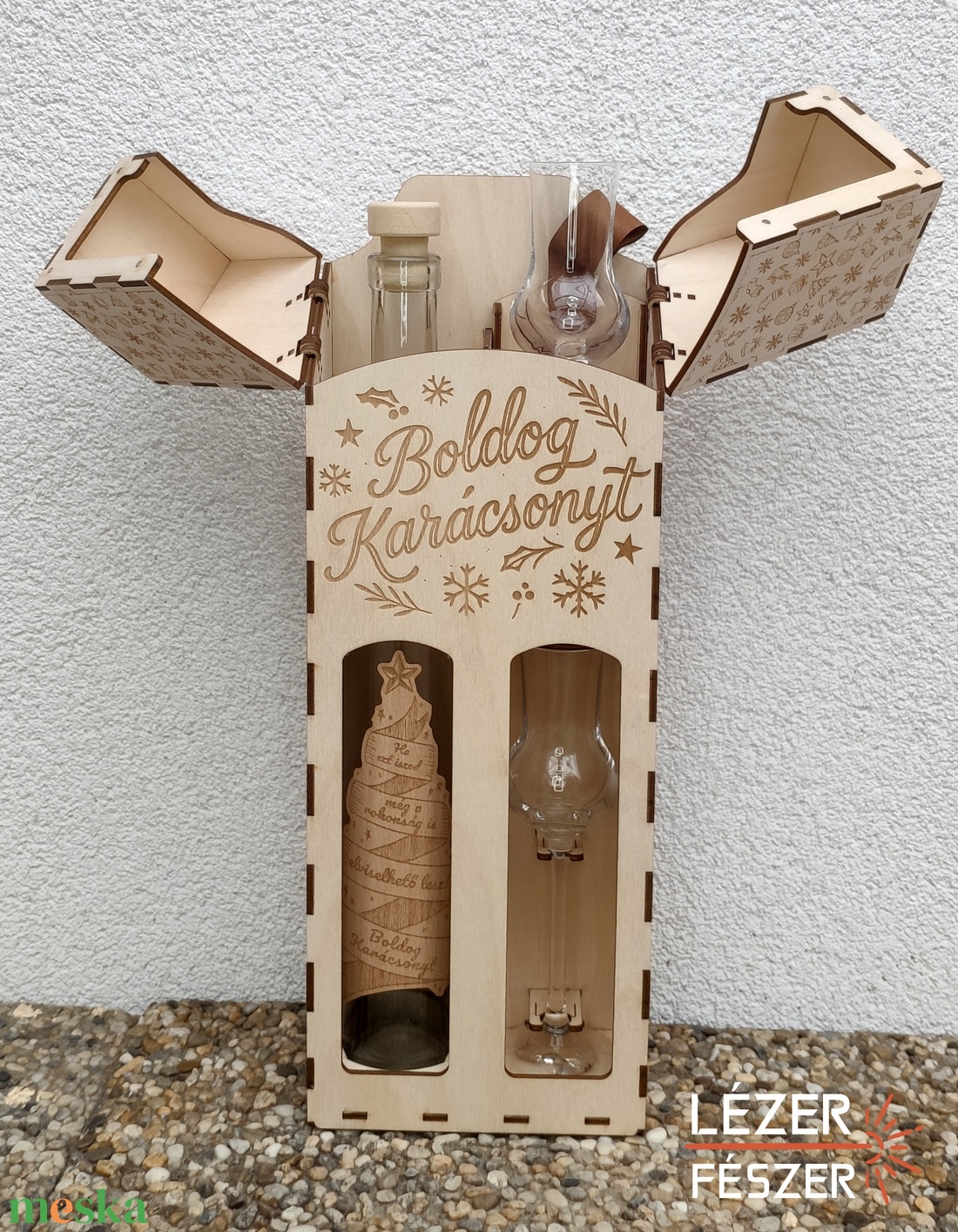 Karácsonyi pálinkás díszdoboz- üveggel és pohárral - otthon & életmód - konyhafelszerelés, tálalás - tálalás - pálinkás poharak, szettek - Meska.hu