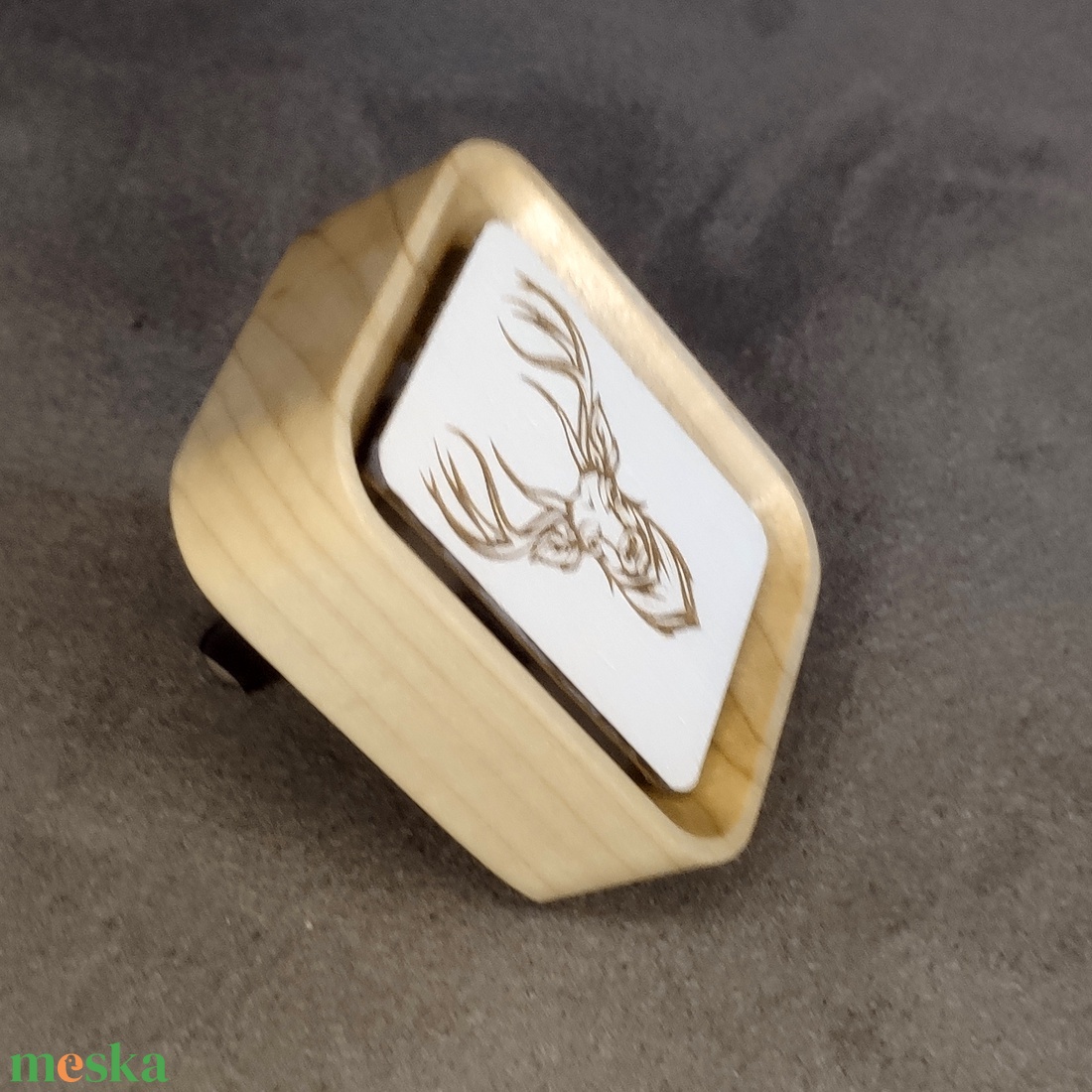 Fa autóillatosító cserélhető előlappal - otthon & életmód - autó - autós illatosító - Meska.hu