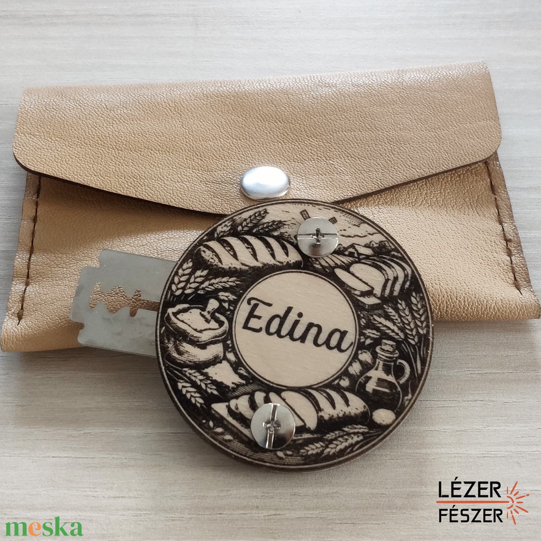 Kenyérbemetsző, kenyérmintázó, irdaló, dekoráló, cserélhető pengével! - otthon & életmód - konyhafelszerelés, tálalás - sütés, főzés - kés & késtartó - Meska.hu