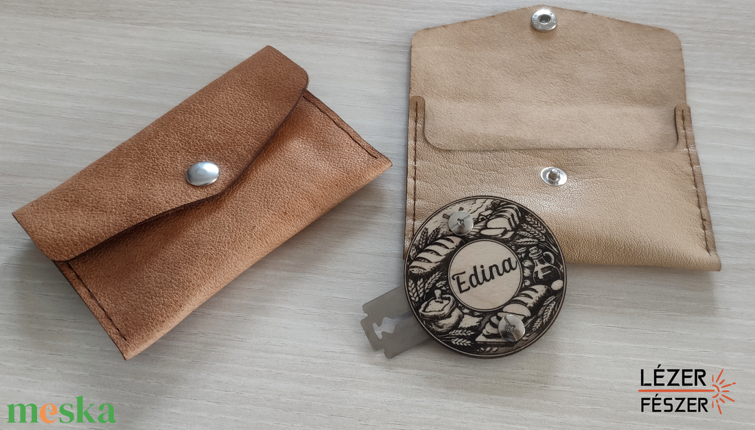 Kenyérbemetsző, kenyérmintázó, irdaló, dekoráló, cserélhető pengével! - otthon & életmód - konyhafelszerelés, tálalás - sütés, főzés - kés & késtartó - Meska.hu