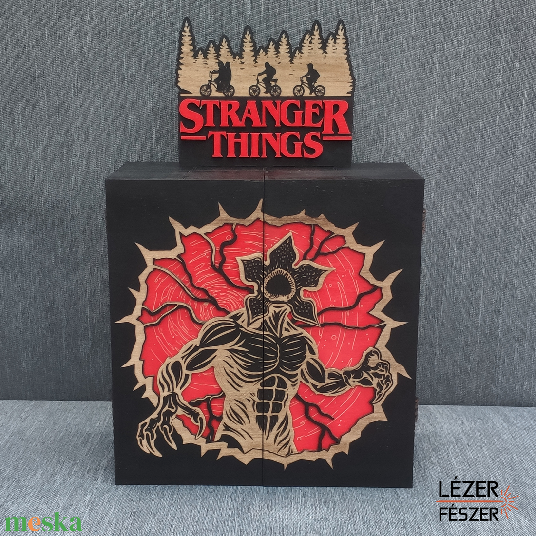 Stranger Things fa gyűjtőszekrény Kinder Joy figurákhoz - otthon & életmód - tárolás & rendszerezés - íróasztali tároló - Meska.hu