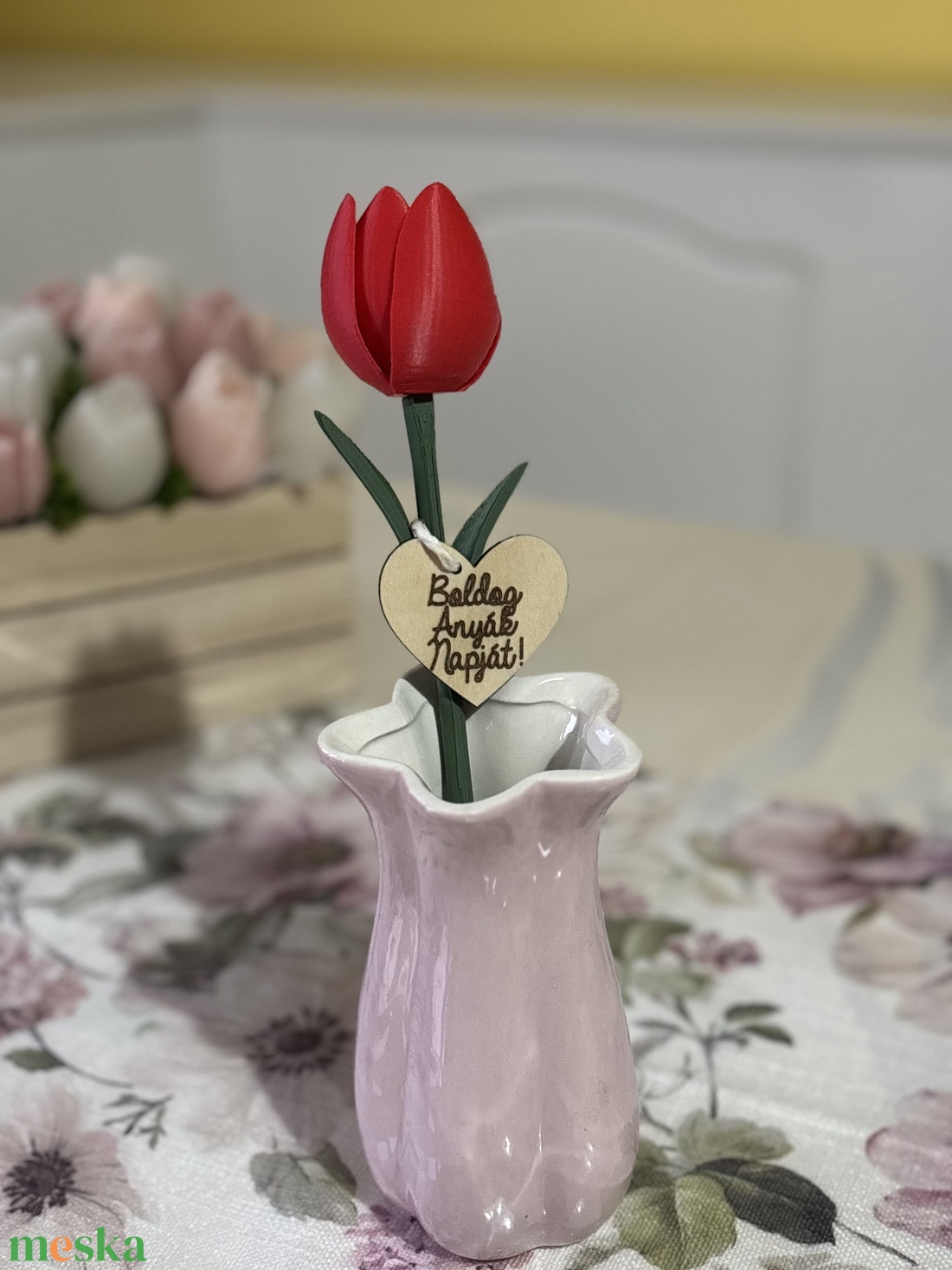 Anyák napi tulipán bilétával - otthon & életmód - virágdekoráció - virágdíszek - asztali virágdísz - Meska.hu