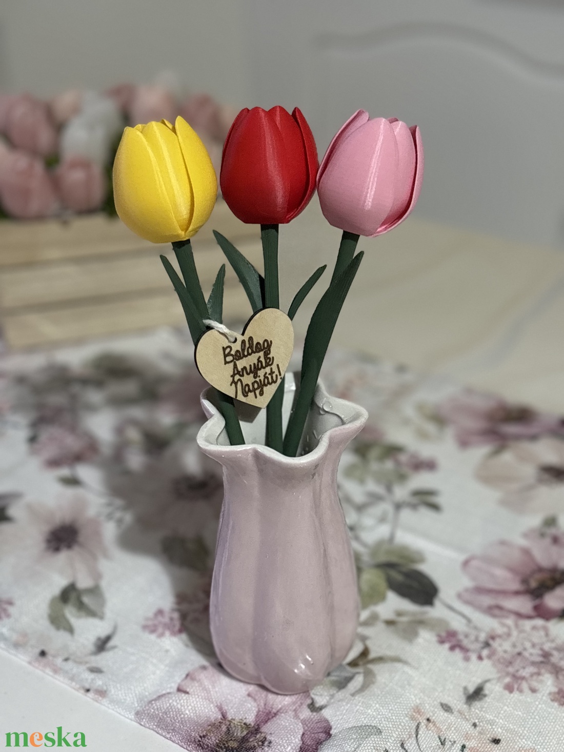 Anyák napi tulipán bilétával - otthon & életmód - virágdekoráció - virágdíszek - asztali virágdísz - Meska.hu