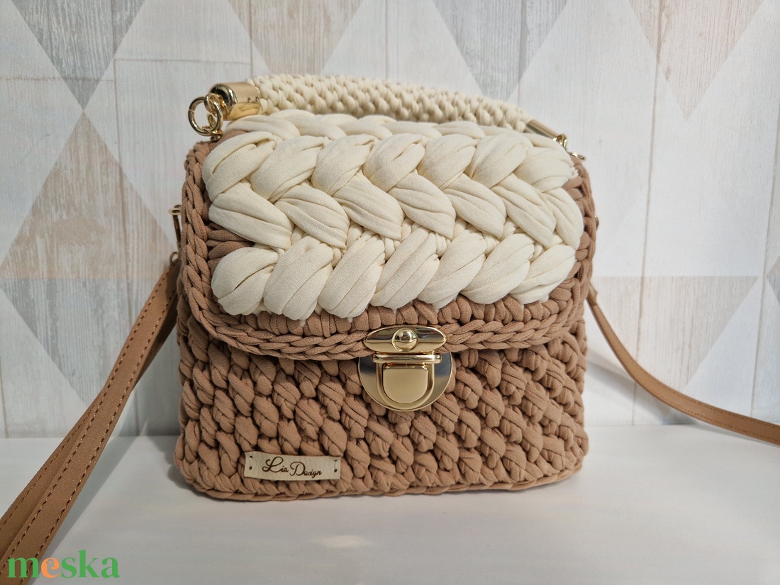 Marshmallow bézs - táska & tok - kézitáska & válltáska - vállon átvethető táska - Meska.hu