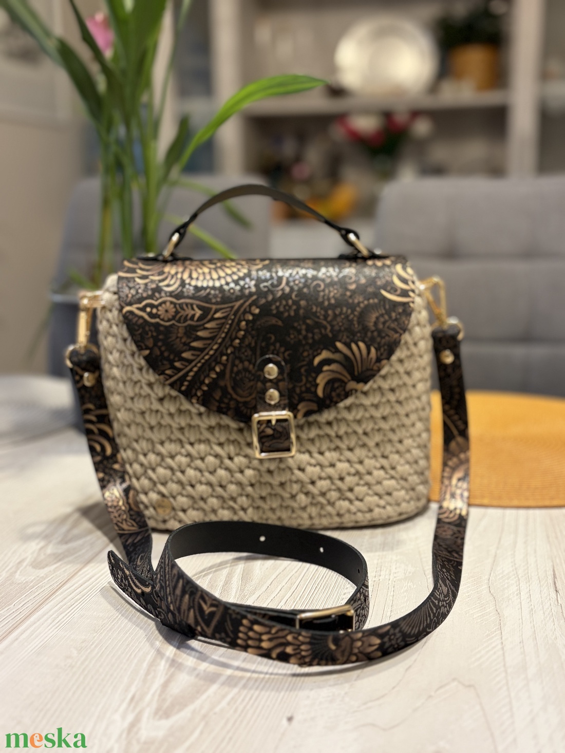 Vintage crossbody - táska & tok - kézitáska & válltáska - vállon átvethető táska - Meska.hu