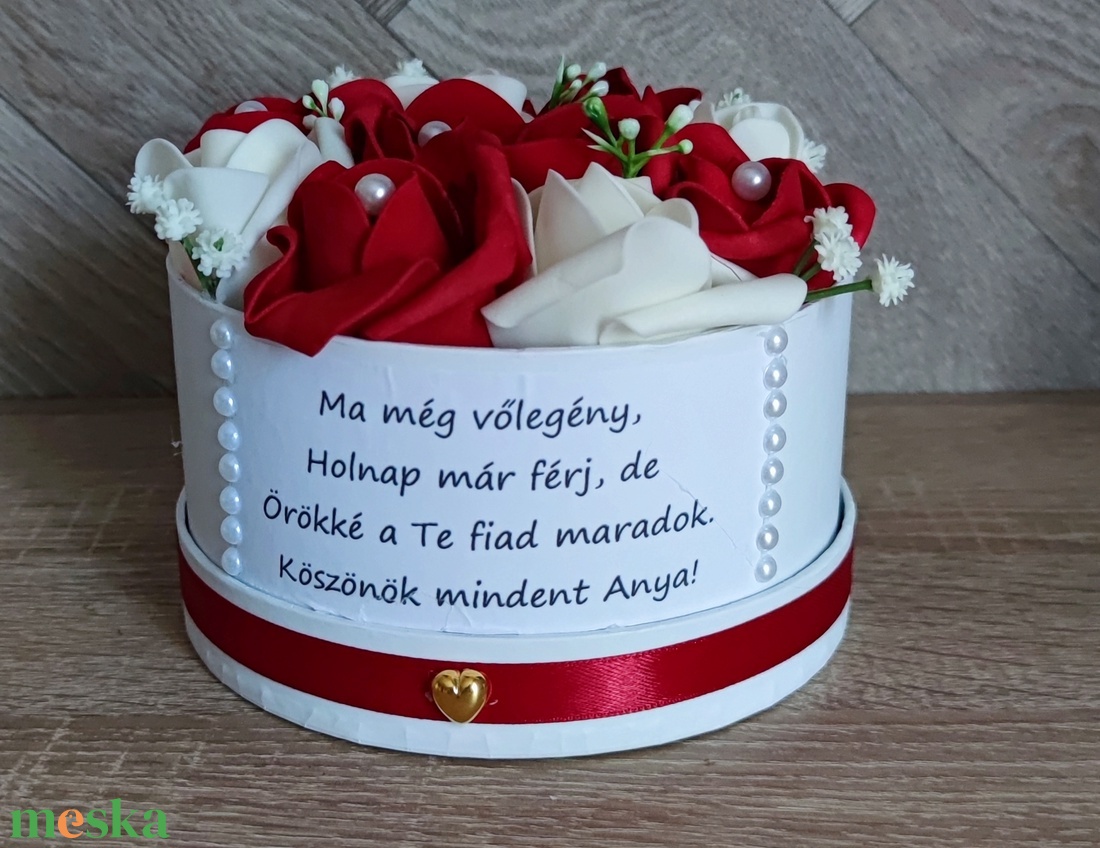 szülőköszöntő box piros-fehér - esküvő - emlék & ajándék - szülőköszöntő ajándék - Meska.hu