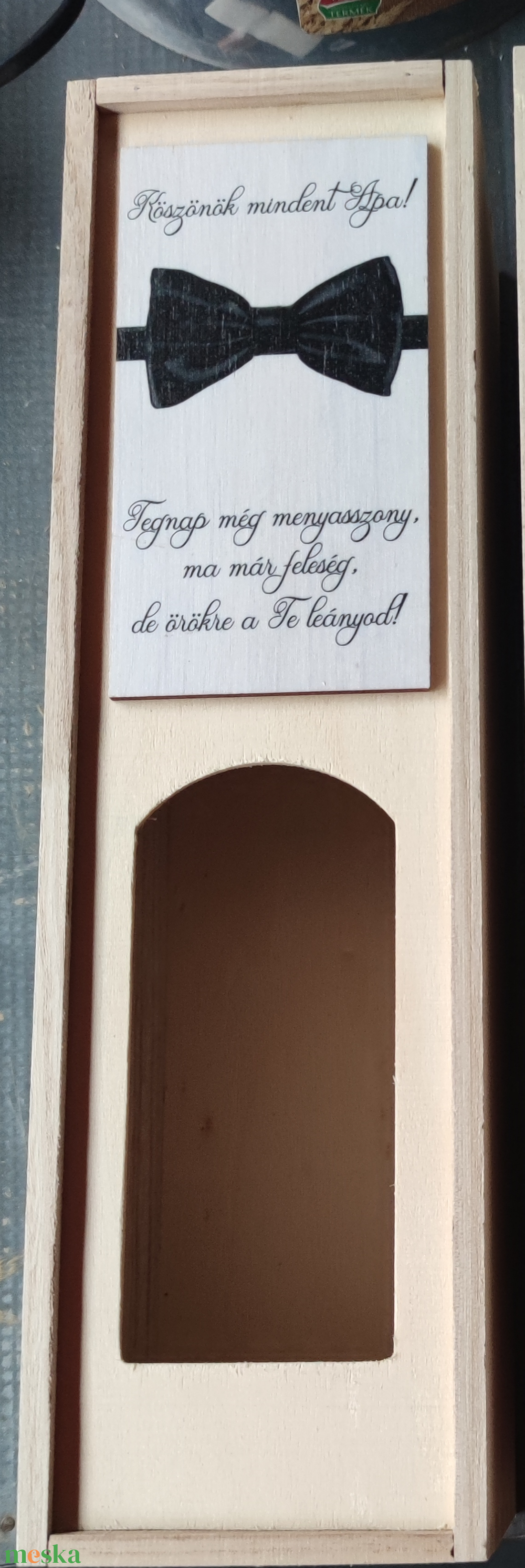 Szülőköszöntő fa bortartó menyasszony - esküvő - emlék & ajándék - szülőköszöntő ajándék - Meska.hu Szülőköszöntő fa bortartó menyasszony - esküvő - emlék & ajándék - szülőköszöntő ajándék - Meska.hu