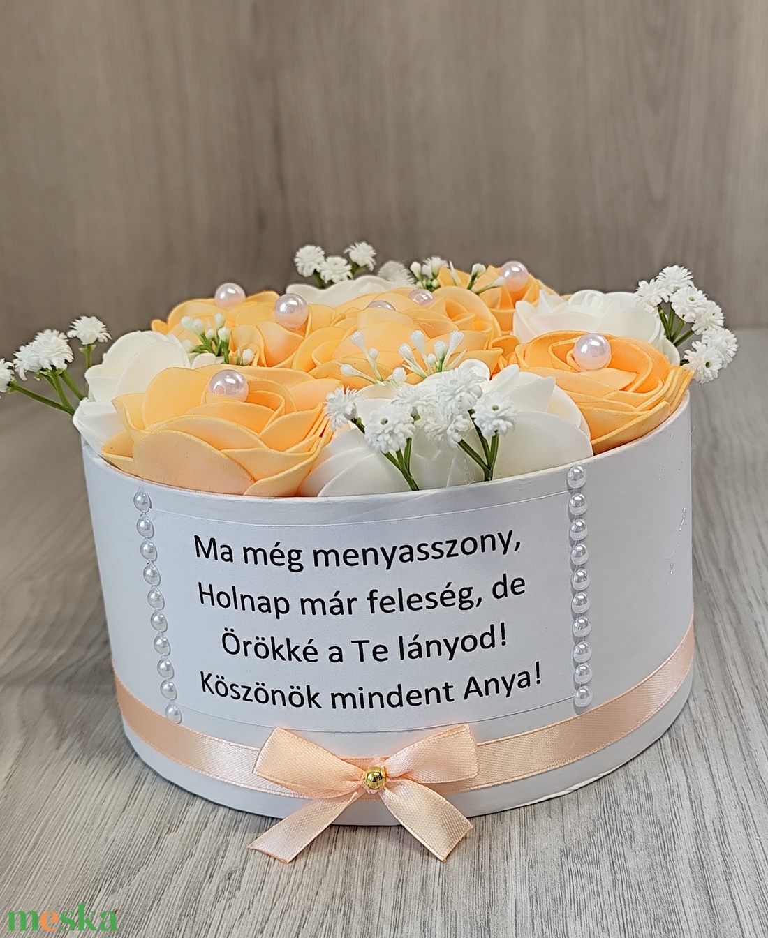 Szülőköszöntő virágbox barack-fehér - esküvő - emlék & ajándék - szülőköszöntő ajándék - Meska.hu Szülőköszöntő virágbox barack-fehér - esküvő - emlék & ajándék - szülőköszöntő ajándék - Meska.hu
