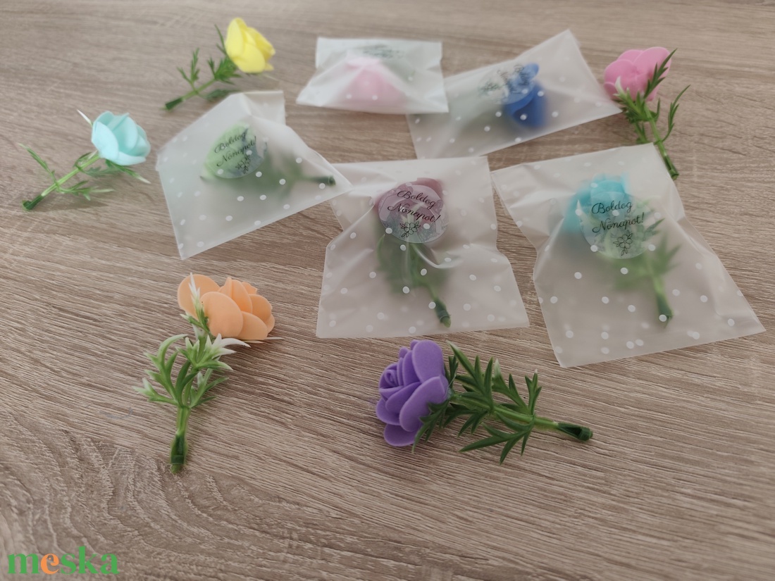 Nőnapi apróság  rokonoknak, ismerősöknek, kollégáknak - otthon & életmód - dekoráció - asztal és polc dekoráció - asztaldísz - Meska.hu