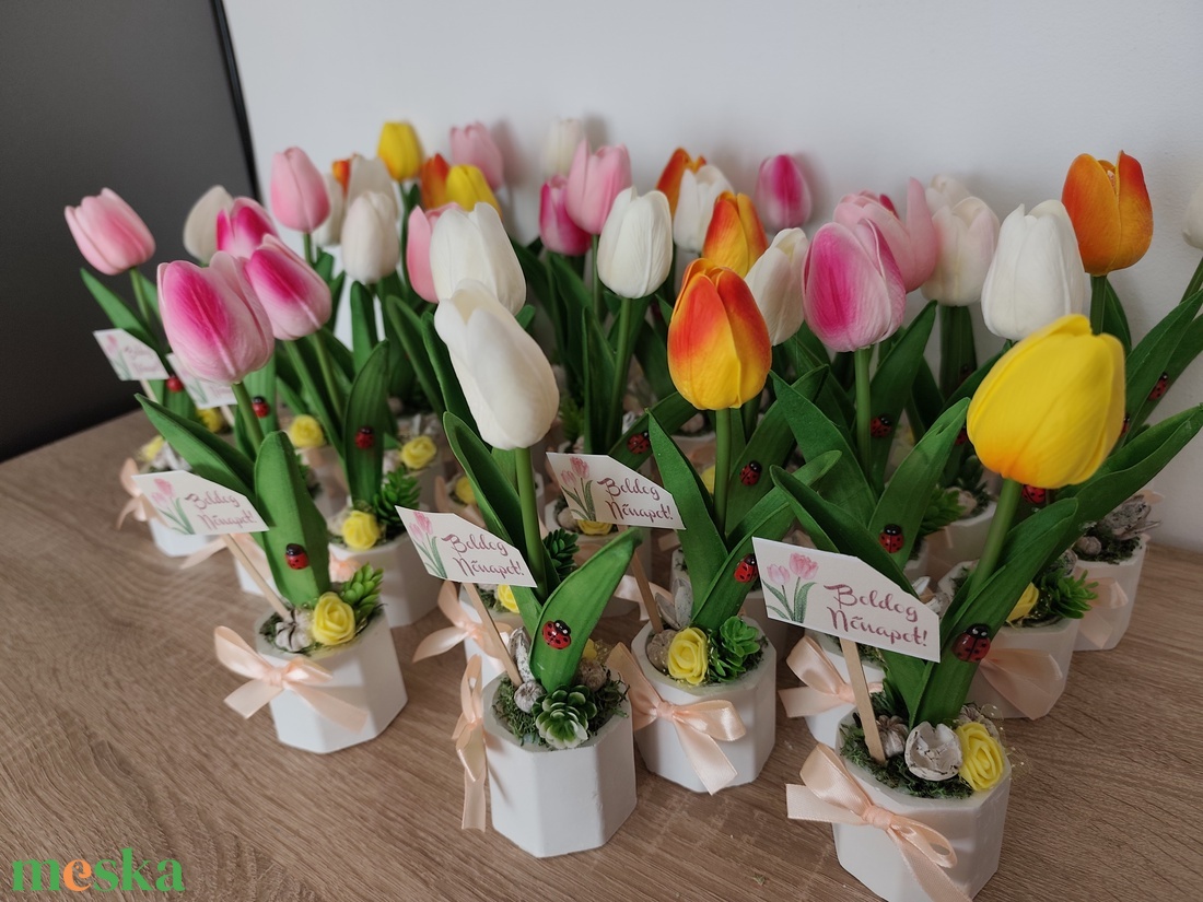 Nőnapi tulipán koll�gaknak,ismerősöknek,rokonoknak - otthon & életmód - dekoráció - asztal és polc dekoráció - asztaldísz - Meska.hu