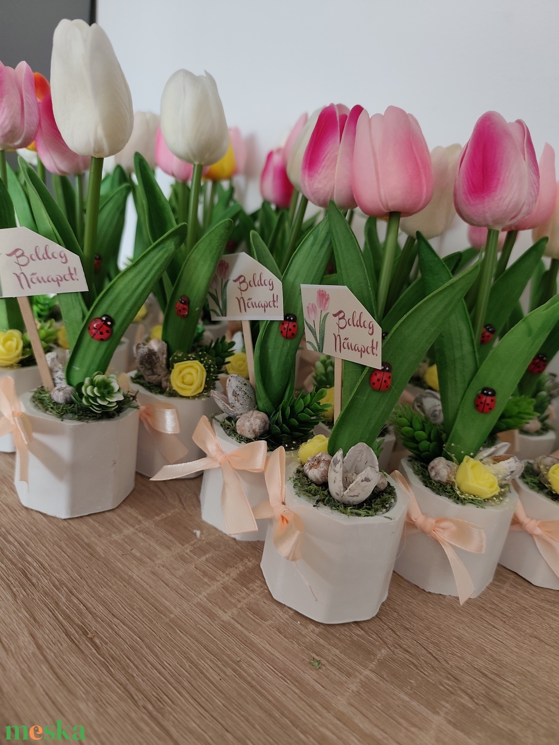 Nőnapi tulipán koll�gaknak,ismerősöknek,rokonoknak - otthon & életmód - dekoráció - asztal és polc dekoráció - asztaldísz - Meska.hu