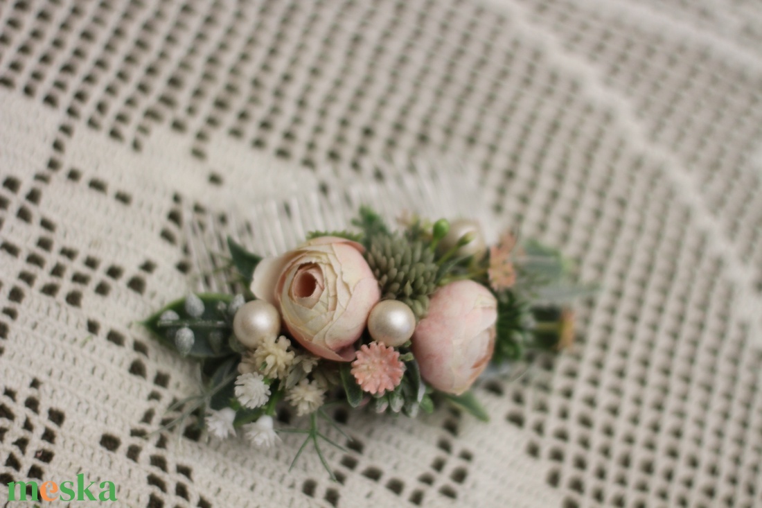 Fésűs hajdísz - esküvő - hajdísz - hajtű - Meska.hu