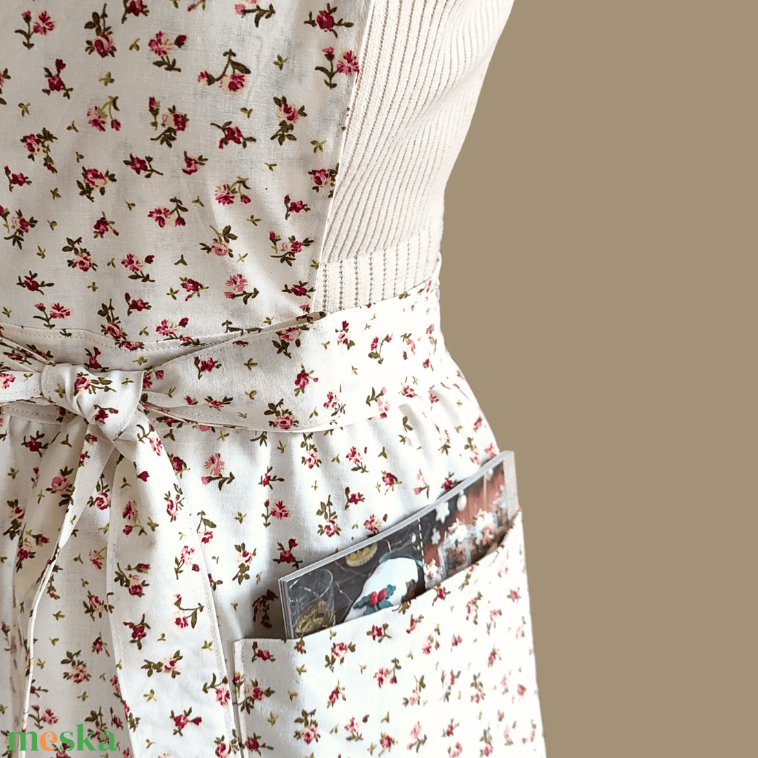 Rózsa kötény - Vintage hangulat, praktikus kialakítás, 100% pamut - otthon & életmód - konyhafelszerelés, tálalás - konyhai textil - kötény - Meska.hu