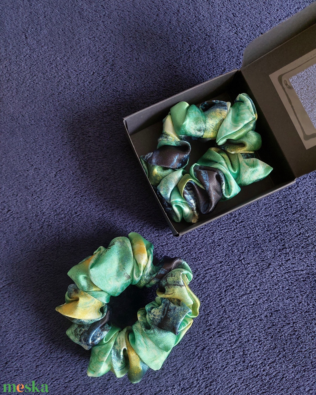 Enikő � Prémium Armani Selyemszatén Scrunchie - ruha & divat - hajdísz & hajcsat - hajgumi - Meska.hu