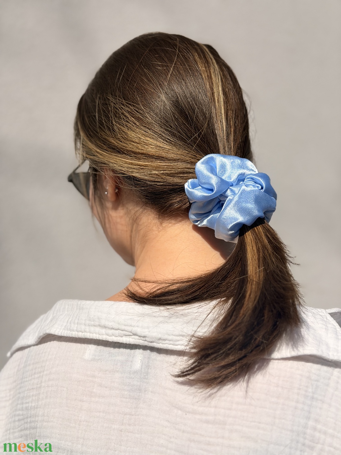 Szatén scrunchie hajgumi több színben ami nem töri a hajat - Krisztina - ruha & divat - hajdísz & hajcsat - hajgumi - Meska.hu