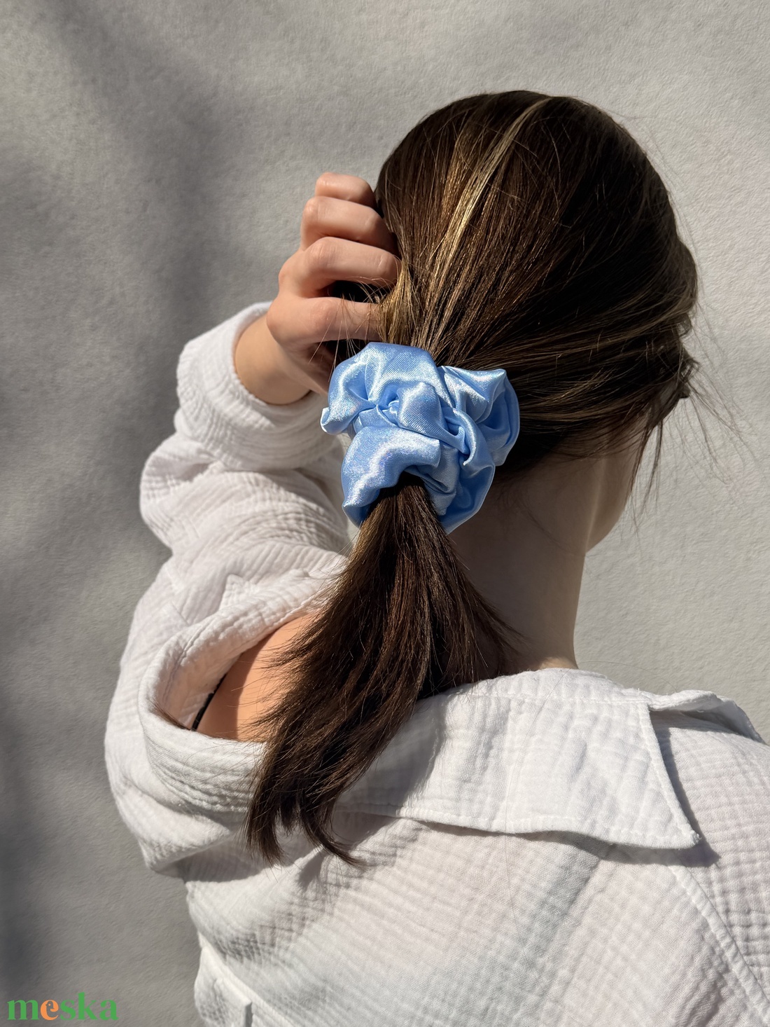 Szatén scrunchie hajgumi több színben ami nem töri a hajat - Krisztina - ruha & divat - hajdísz & hajcsat - hajgumi - Meska.hu