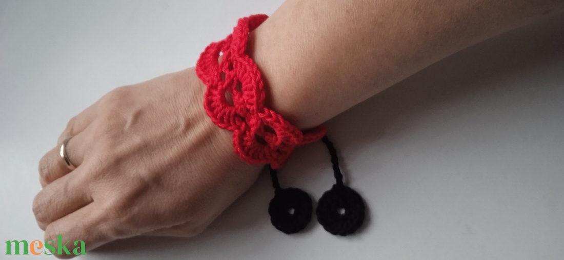 Horgolt karkötő - ékszer - karkötő - széles karkötő - Meska.hu