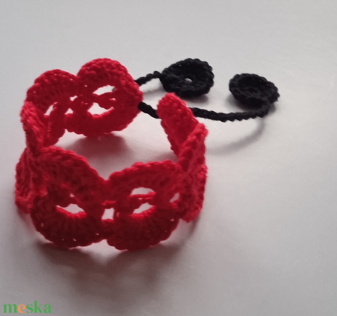 Horgolt karkötő - ékszer - karkötő - széles karkötő - Meska.hu