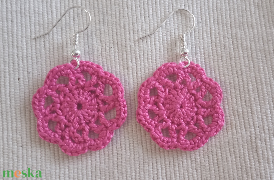 Horgolt mini fülbevaló - ékszer - fülbevaló - lógós kerek fülbevaló - Meska.hu Horgolt mini fülbevaló - ékszer - fülbevaló - lógós kerek fülbevaló - Meska.hu