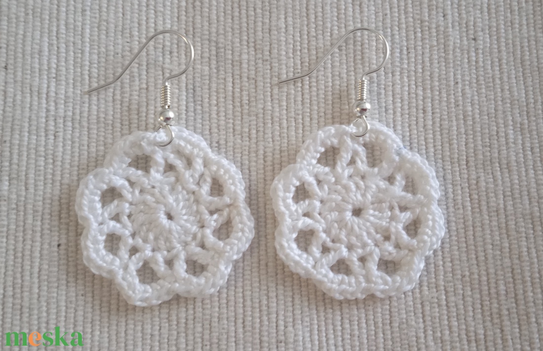 Horgolt mini fülbevaló - ékszer - fülbevaló - lógós kerek fülbevaló - Meska.hu Horgolt mini fülbevaló - ékszer - fülbevaló - lógós kerek fülbevaló - Meska.hu