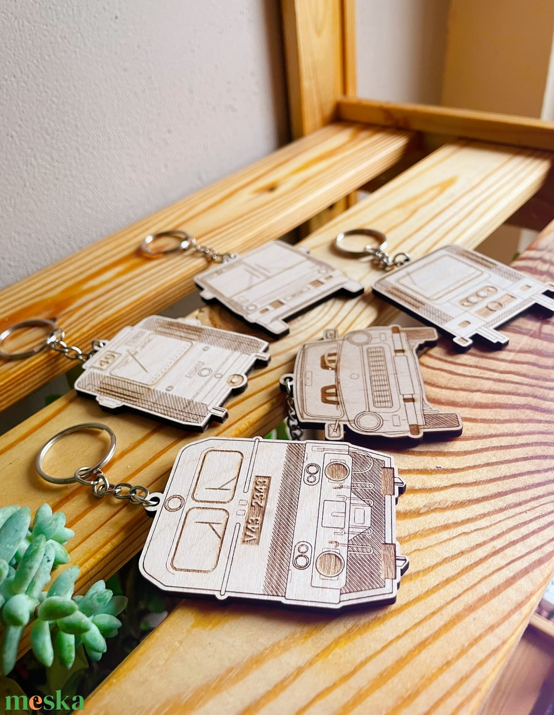 Gravírozott fa kulcstartó csomag - Trabant, Ikarus busz, Ganz villamos, vonat, metró - táska & tok - kulcstartó & táskadísz - kulcstartó - Meska.hu