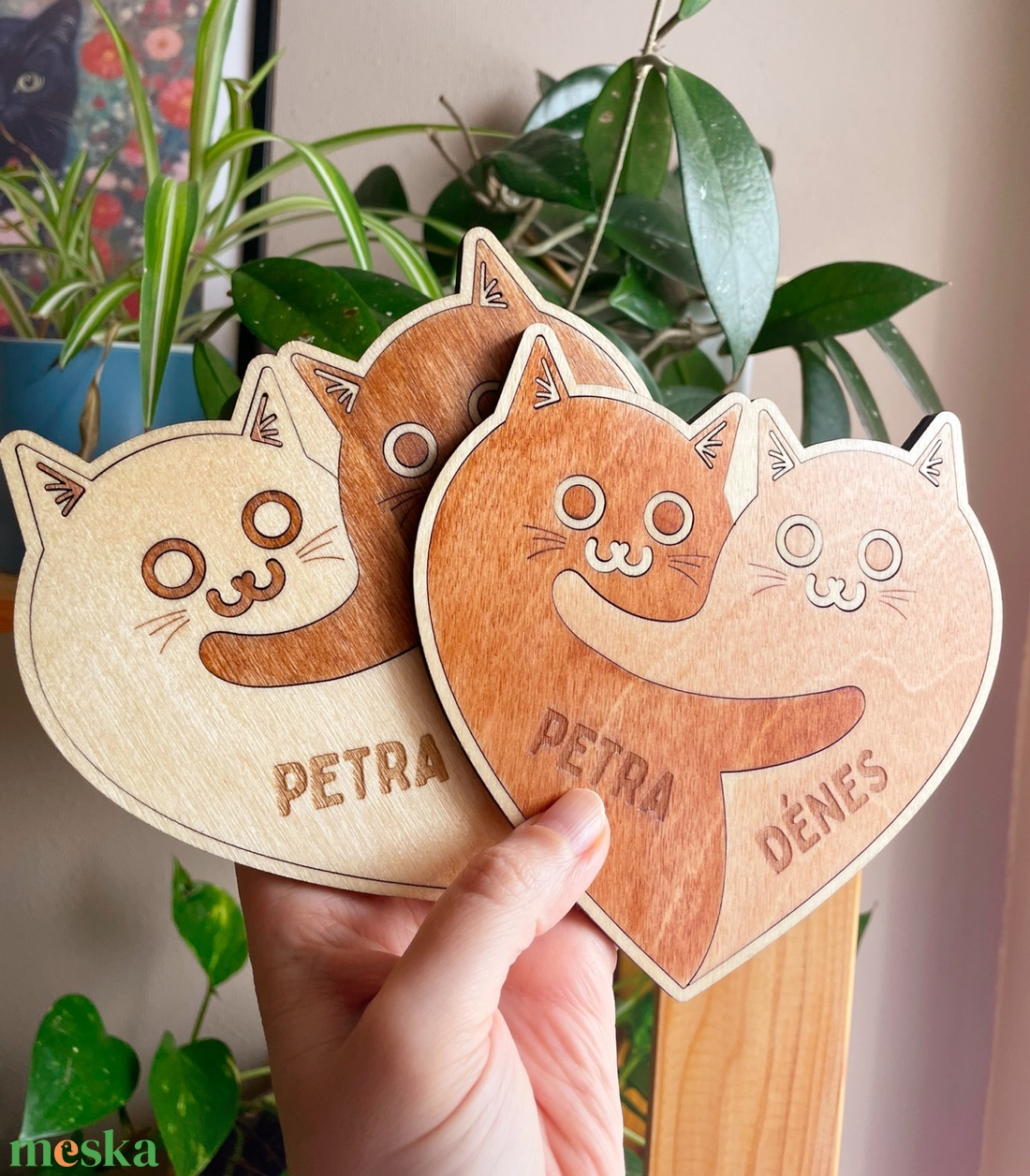Személyreszabható fa poháralátét cicákkal - Valentin-napi ajándék pároknak - otthon & életmód - konyhafelszerelés, tálalás - tálalás - tányér- és poháralátét - Meska.hu