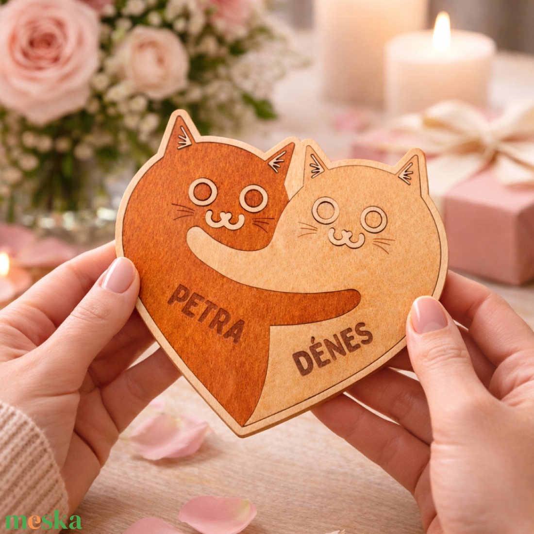 Személyreszabható fa poháralátét cicákkal - Valentin-napi ajándék pároknak - otthon & életmód - konyhafelszerelés, tálalás - tálalás - tányér- és poháralátét - Meska.hu
