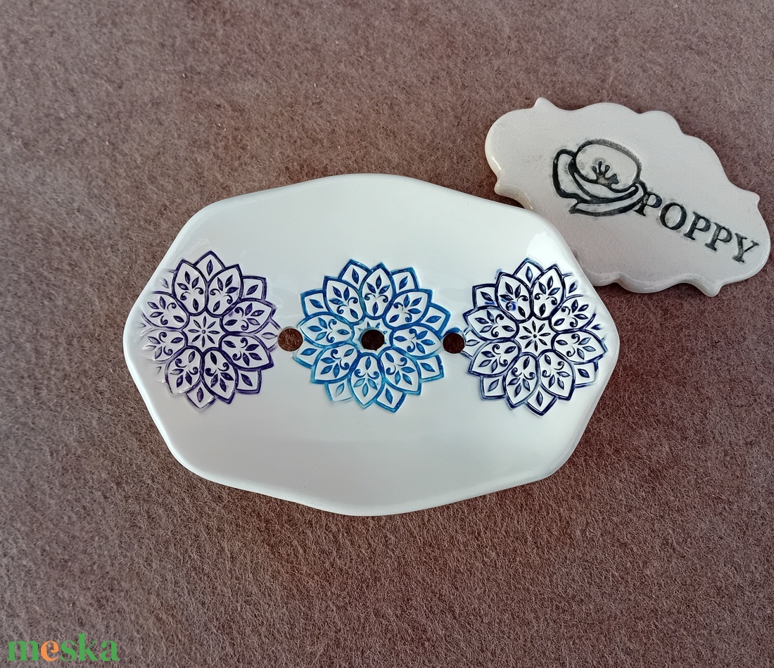 Mandala mintás kerámia szappantartó, fehér-kék - otthon & életmód - fürdőszoba - szappantartó - Meska.hu Mandala mintás kerámia szappantartó, fehér-kék - otthon & életmód - fürdőszoba - szappantartó - Meska.hu