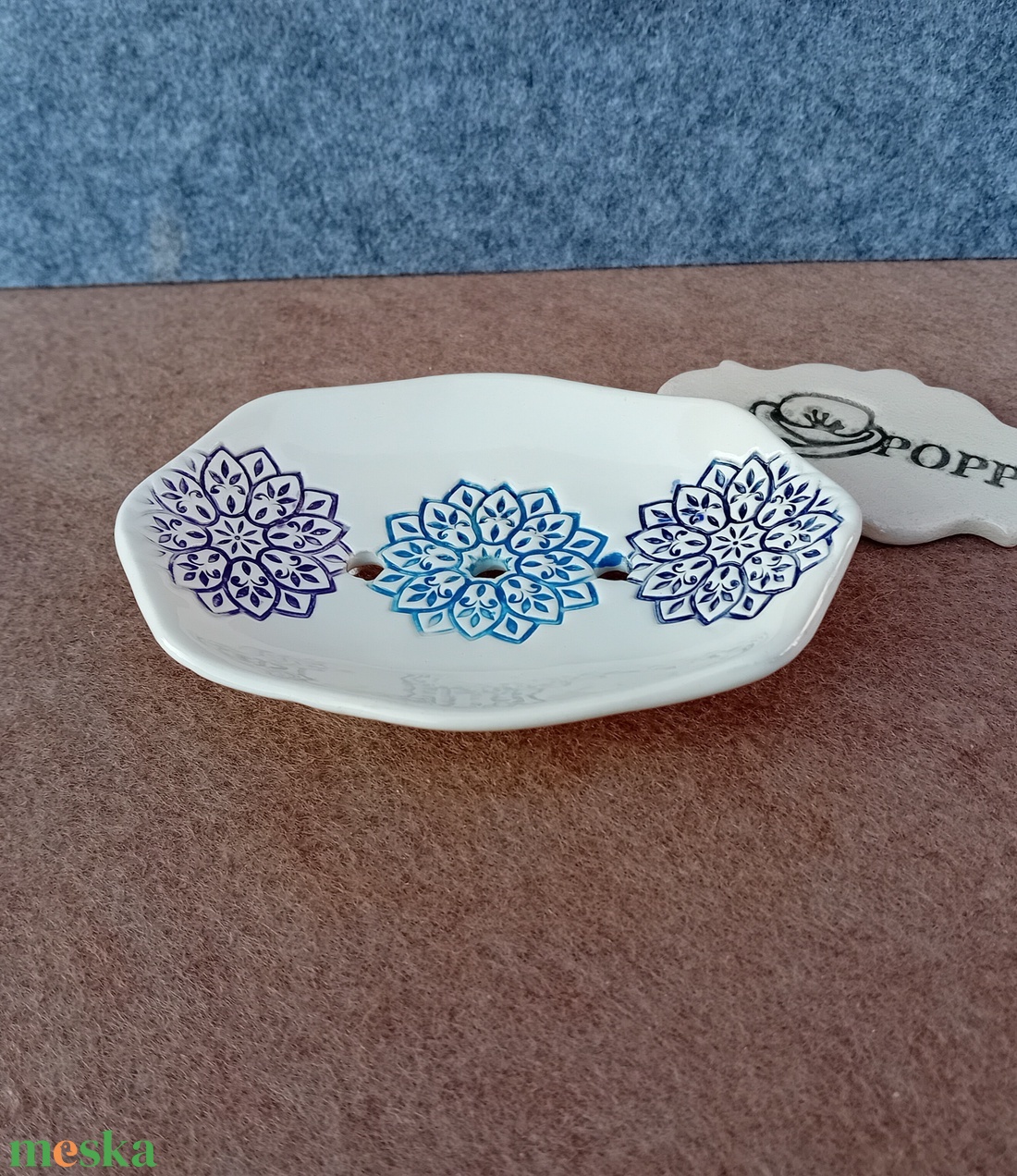 Mandala mintás kerámia szappantartó, fehér-kék - otthon & életmód - fürdőszoba - szappantartó - Meska.hu Mandala mintás kerámia szappantartó, fehér-kék - otthon & életmód - fürdőszoba - szappantartó - Meska.hu