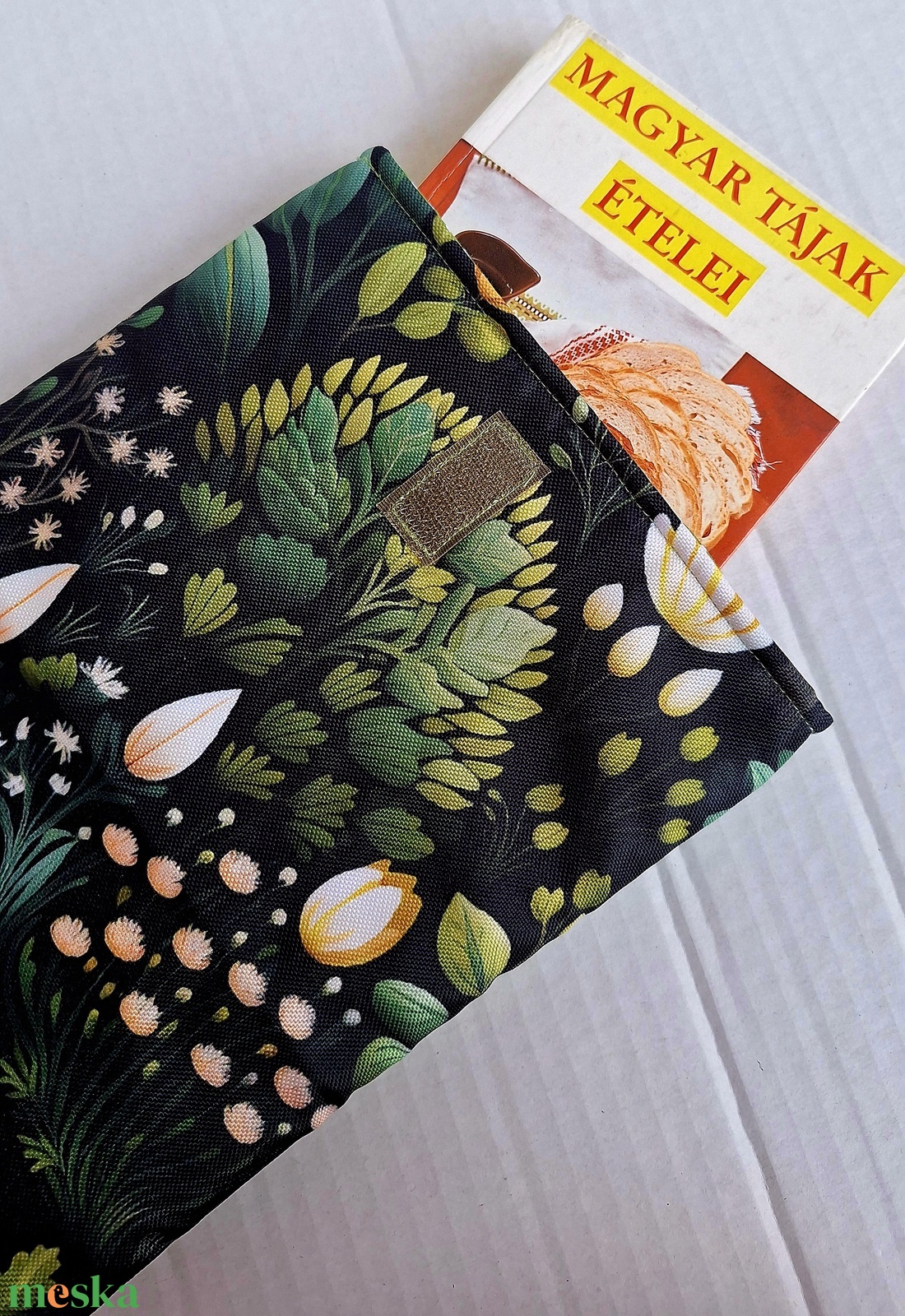 Könyvtok - iPad - tablet tartó - könyv & zene - könyvtok - Meska.hu