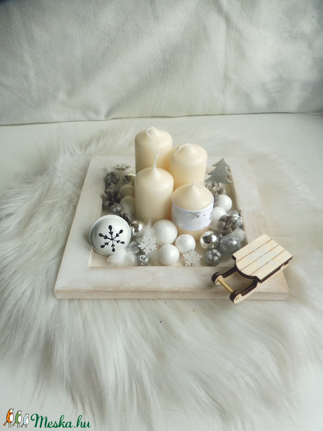 Fehér és ezüst modern koszorú - karácsony - adventi díszek - adventi koszorú - Meska.hu