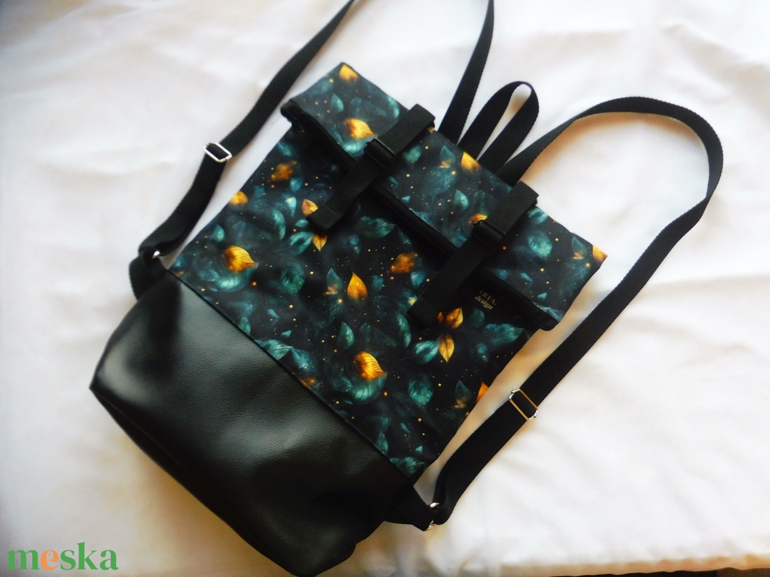 Fekete levél mintás roll up/roll top hátizsák - táska & tok - hátizsák - roll top hátizsák - Meska.hu