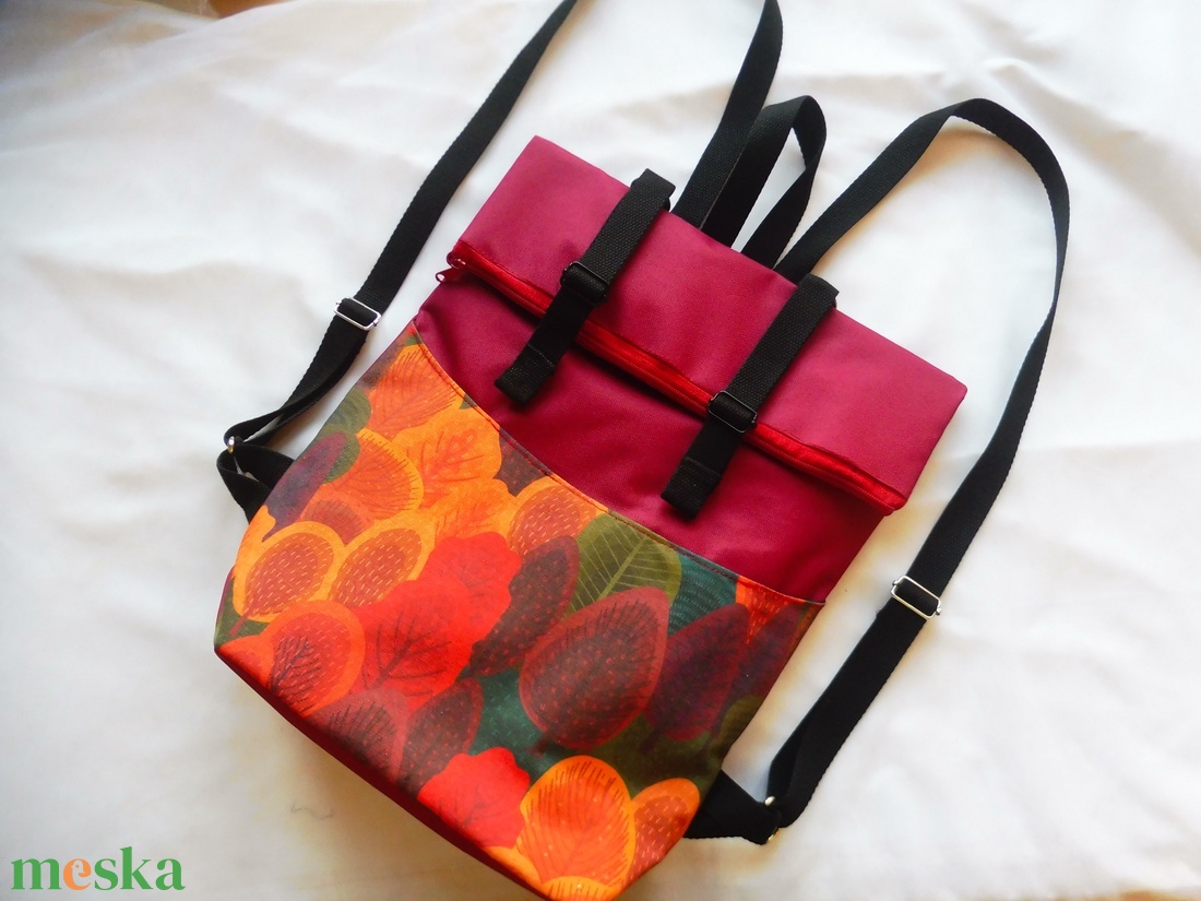 Bordó erdő mintás nagy roll up hátizsák - táska & tok - hátizsák - roll top hátizsák - Meska.hu