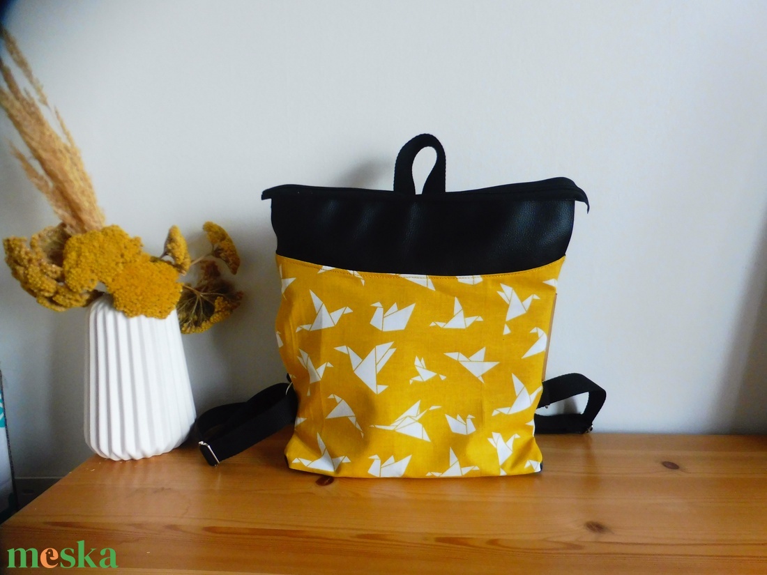 Sárga madaras mini hátizsák - táska & tok - hátizsák - hátizsák - Meska.hu