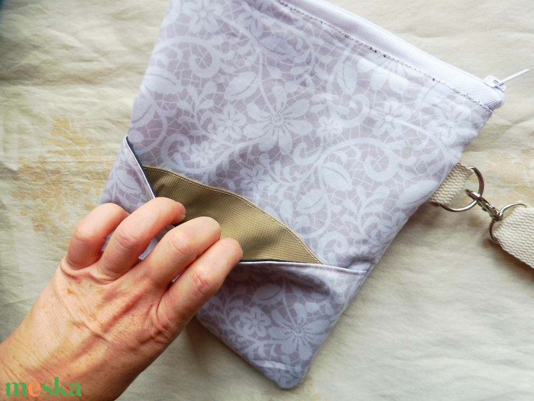 Bézs és fehér mintás könyvtok és ebook olvasó - könyv & zene - könyvtok - Meska.hu