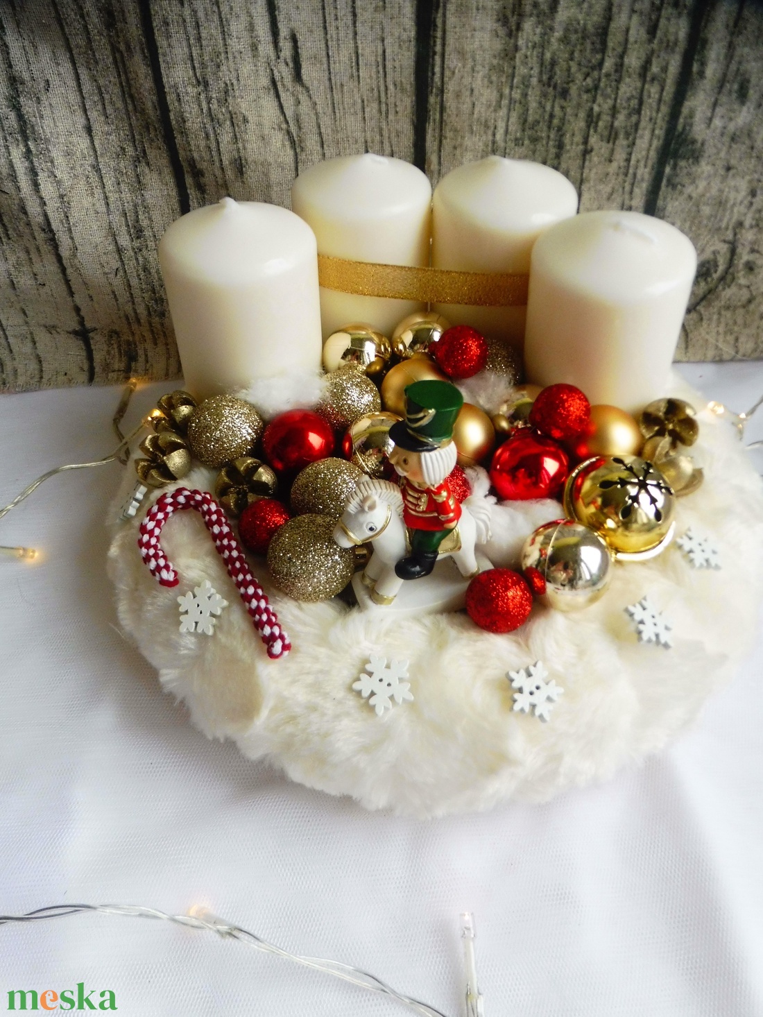 Adventi koszorú hintalóval piros és arany színben  - karácsony - adventi díszek - adventi koszorú - Meska.hu