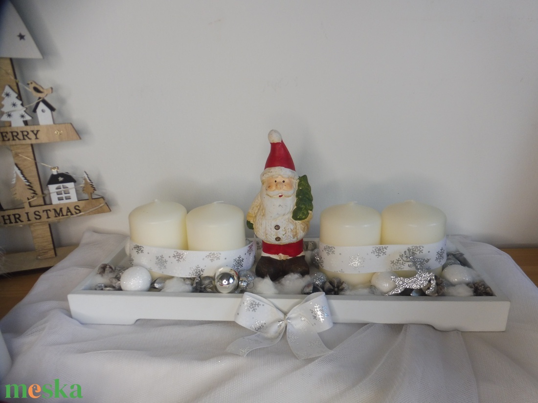 Mikulásos adventi koszorú fehér és ezüst színben - karácsony - adventi díszek - adventi koszorú - Meska.hu