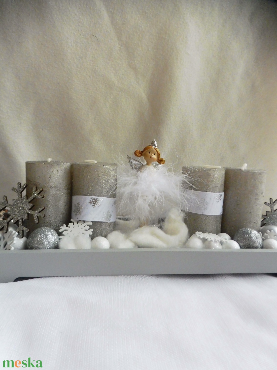 Angyalkás adventi koszorú fehér és ezüst - karácsony - adventi díszek - adventi koszorú - Meska.hu