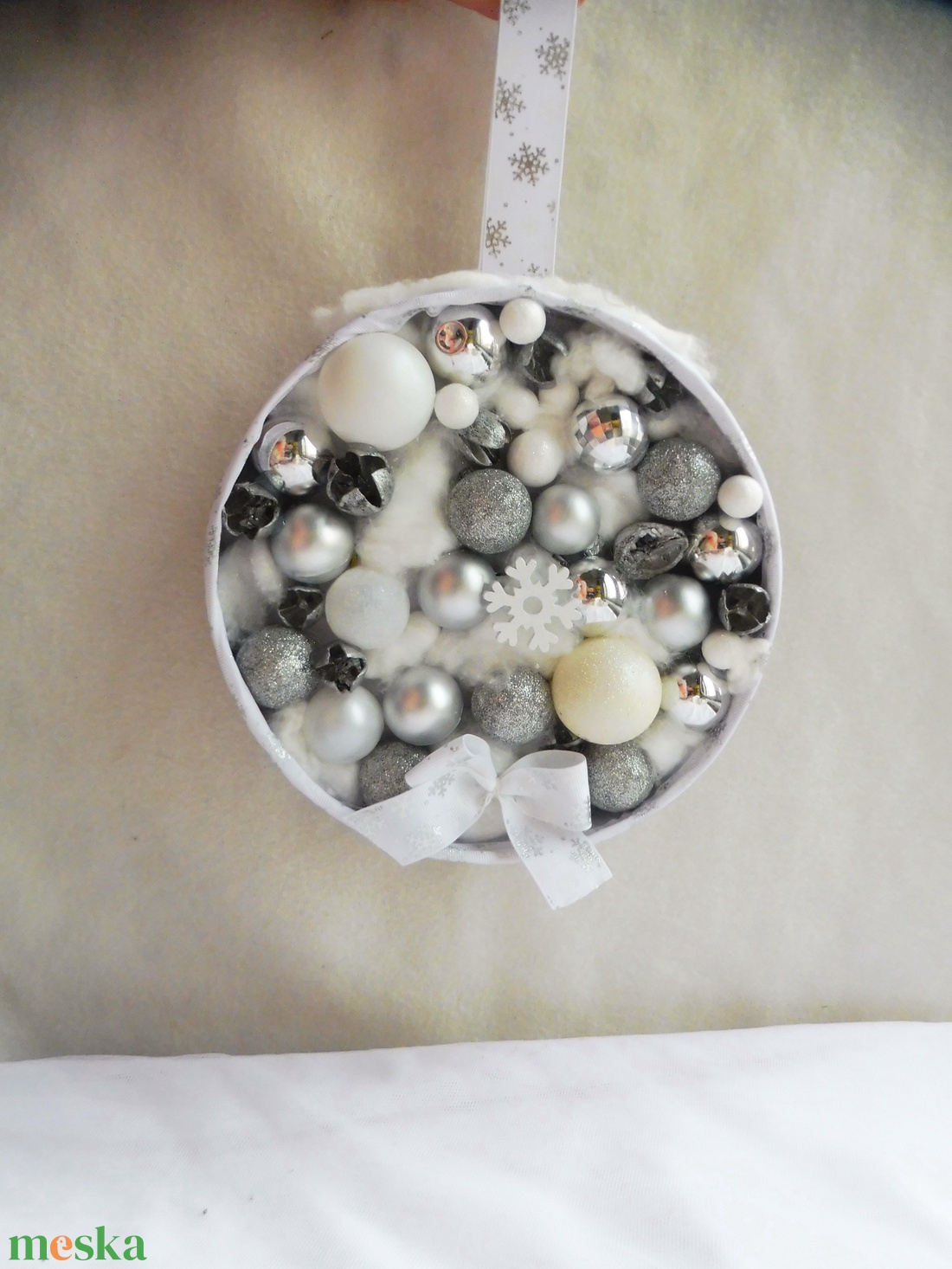 Fehér és ezüst ajtókopogtató - karácsony - adventi díszek - adventi ajtódísz - Meska.hu