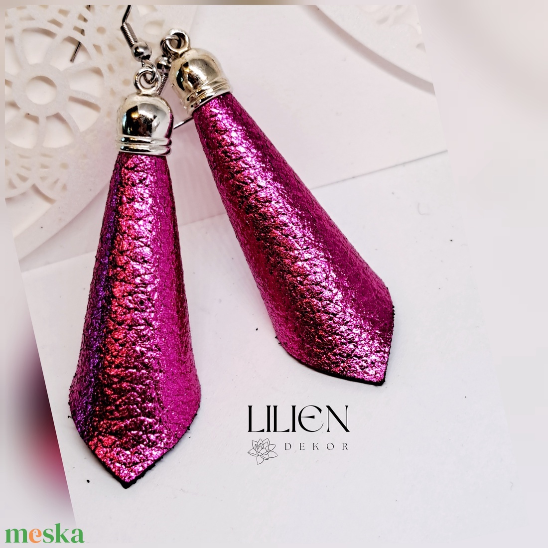 PINK lógós bőr fülbevaló - ékszer - fülbevaló - lógó fülbevaló - Meska.hu PINK lógós bőr fülbevaló - ékszer - fülbevaló - lógó fülbevaló - Meska.hu