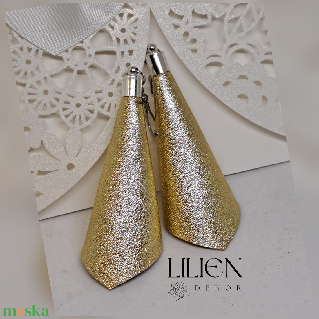 GOLD lógós bőr fülbevaló - ékszer - fülbevaló - lógó fülbevaló - Meska.hu GOLD lógós bőr fülbevaló - ékszer - fülbevaló - lógó fülbevaló - Meska.hu