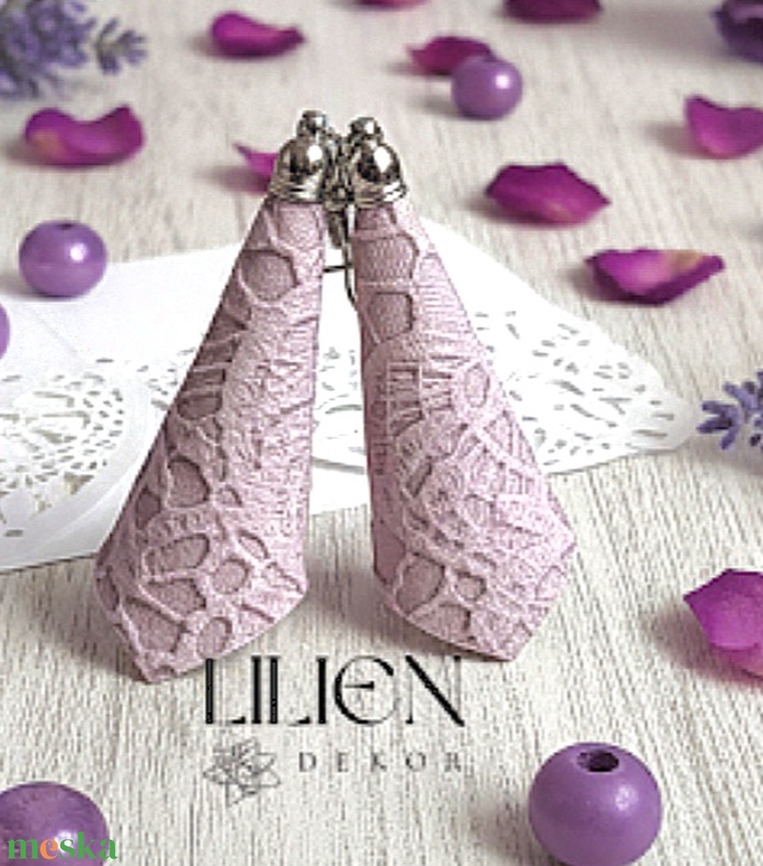 LEVENDULA CSIPKÉK textilbőr fülbevaló - ékszer - fülbevaló - lógó fülbevaló - Meska.hu LEVENDULA CSIPKÉK textilbőr fülbevaló - ékszer - fülbevaló - lógó fülbevaló - Meska.hu