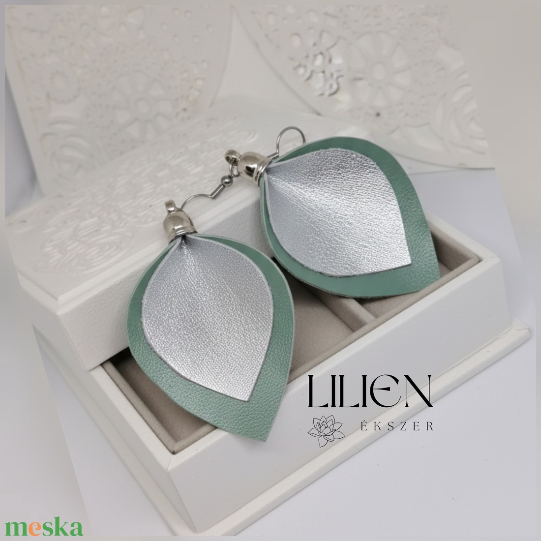 MENTACSEPP lógós bőr fülbevaló - ékszer - fülbevaló - lógó csepp fülbevaló - Meska.hu