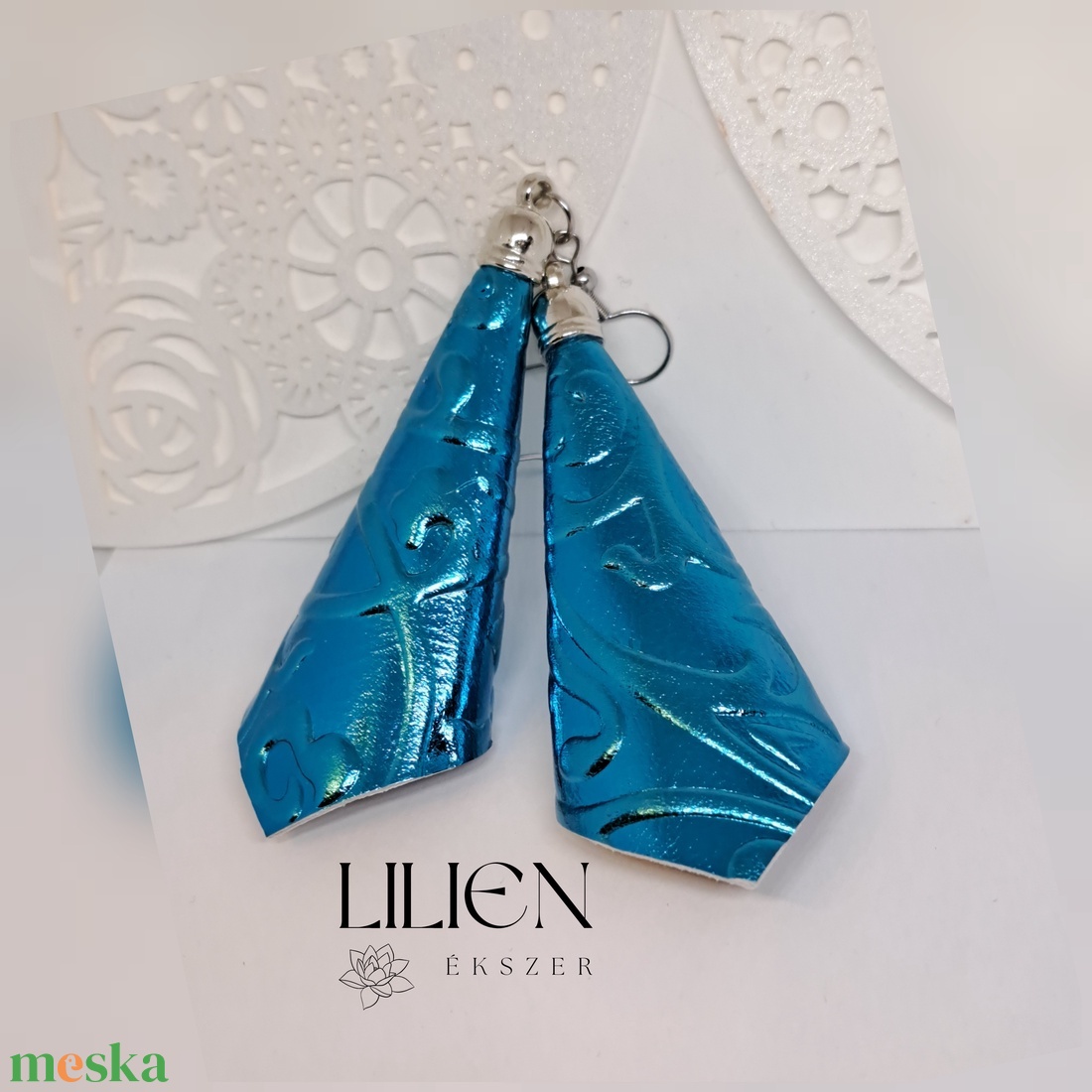 AZÚRKÉK ÉGBOLT bőr fülbevaló  - ékszer - fülbevaló - lógó fülbevaló - Meska.hu