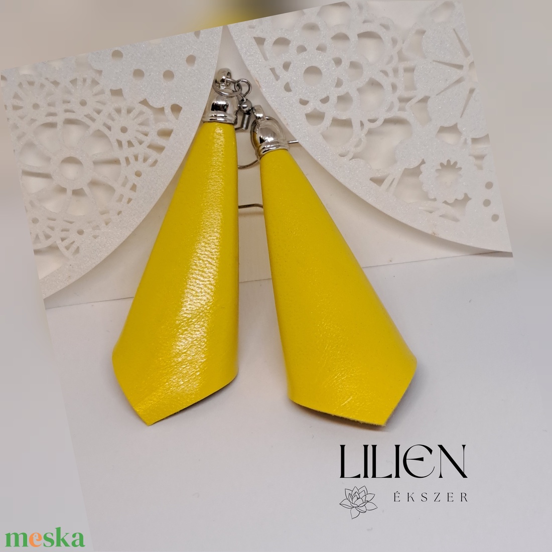 SUNSHINE bőr fülbevaló  - ékszer - fülbevaló - lógó fülbevaló - Meska.hu